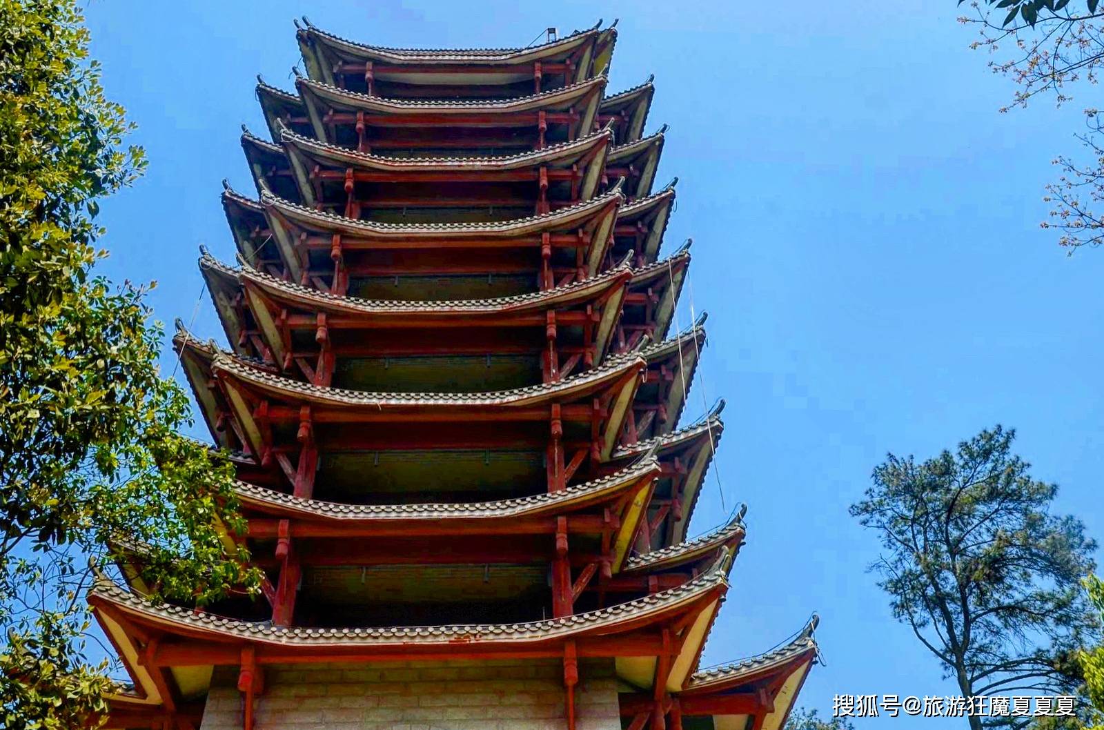 重庆北碚的佛教圣地，因李商隐的诗句而闻名，还有国内唯一的迦叶道场