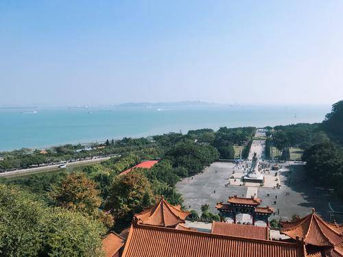 广州南沙天后宫,面临伶仃洋,是东南亚最大的妈祖庙