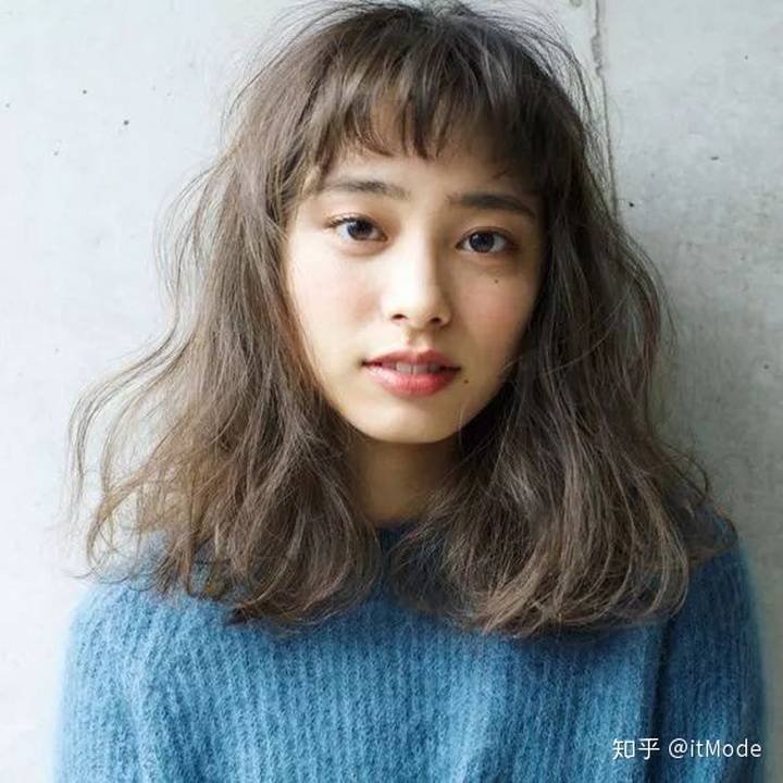 如何自己剪锁骨发低层次 87b22c53f85c434f9a07de1494befabe.jpeg