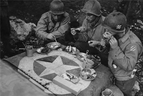 原创二战时美国士兵的伙食到底有多丰盛看鱼雷果汁就明白了