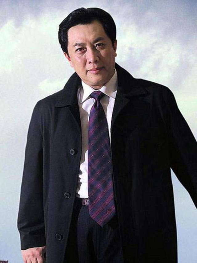 生前,张昕与丈夫陈荒煤育有陈好林,陈好梅两个女儿.