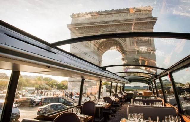 巴黎最奇妙的餐厅，一场流动的盛宴，双层巴士里的餐厅