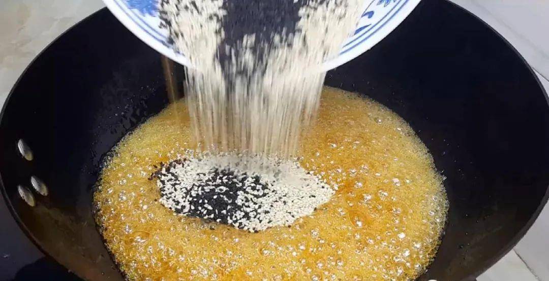 猪油怎么熬才能不发苦 e6e4868a4e754718b2abc489bf78c561.jpeg