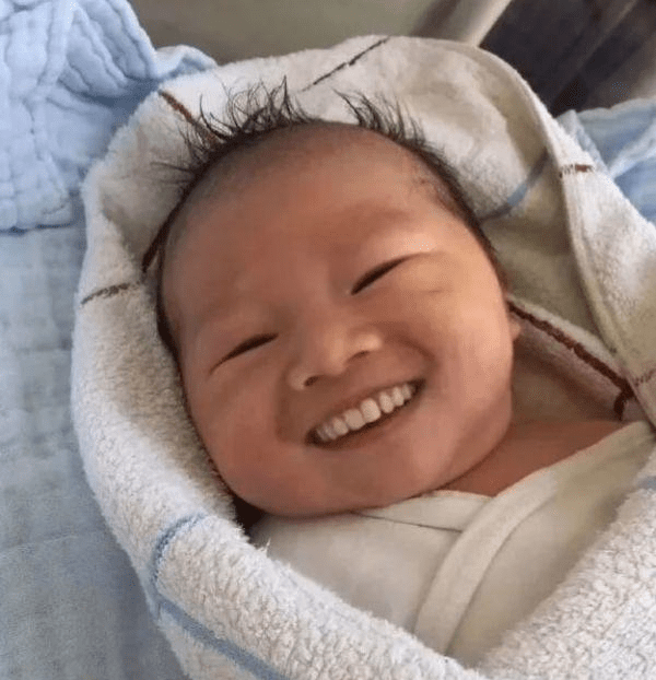 原创
每日一笑:妹子你俩可真是调皮啊,这是在传授什么秘密功夫呢