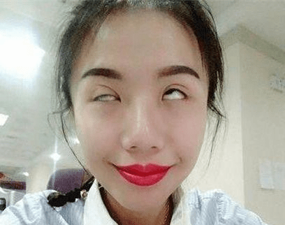 每日一笑妹子人家都是眼睛放电迷倒一片你这直接是让人犯晕啊