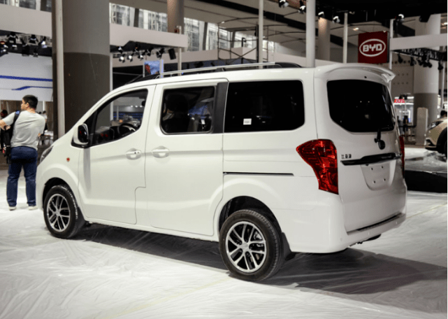 老车变新车比亚迪推出全新m3定位低端纯电mpv