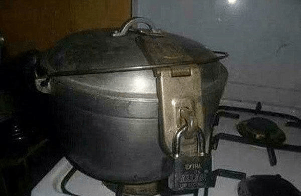 原创
每日一笑:一张图片告诉你妹子自拍背后的真相,真可谓艰辛啊