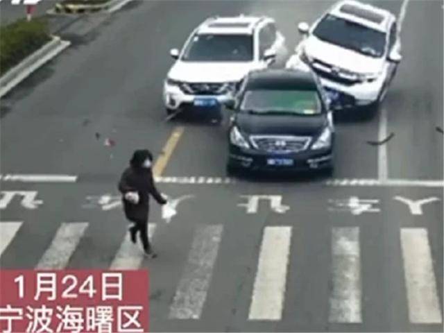 绿灯不走被后车追尾有责任吗 51205ffa3e9d4ae1b9fa8cba4ce57fb1.jpeg