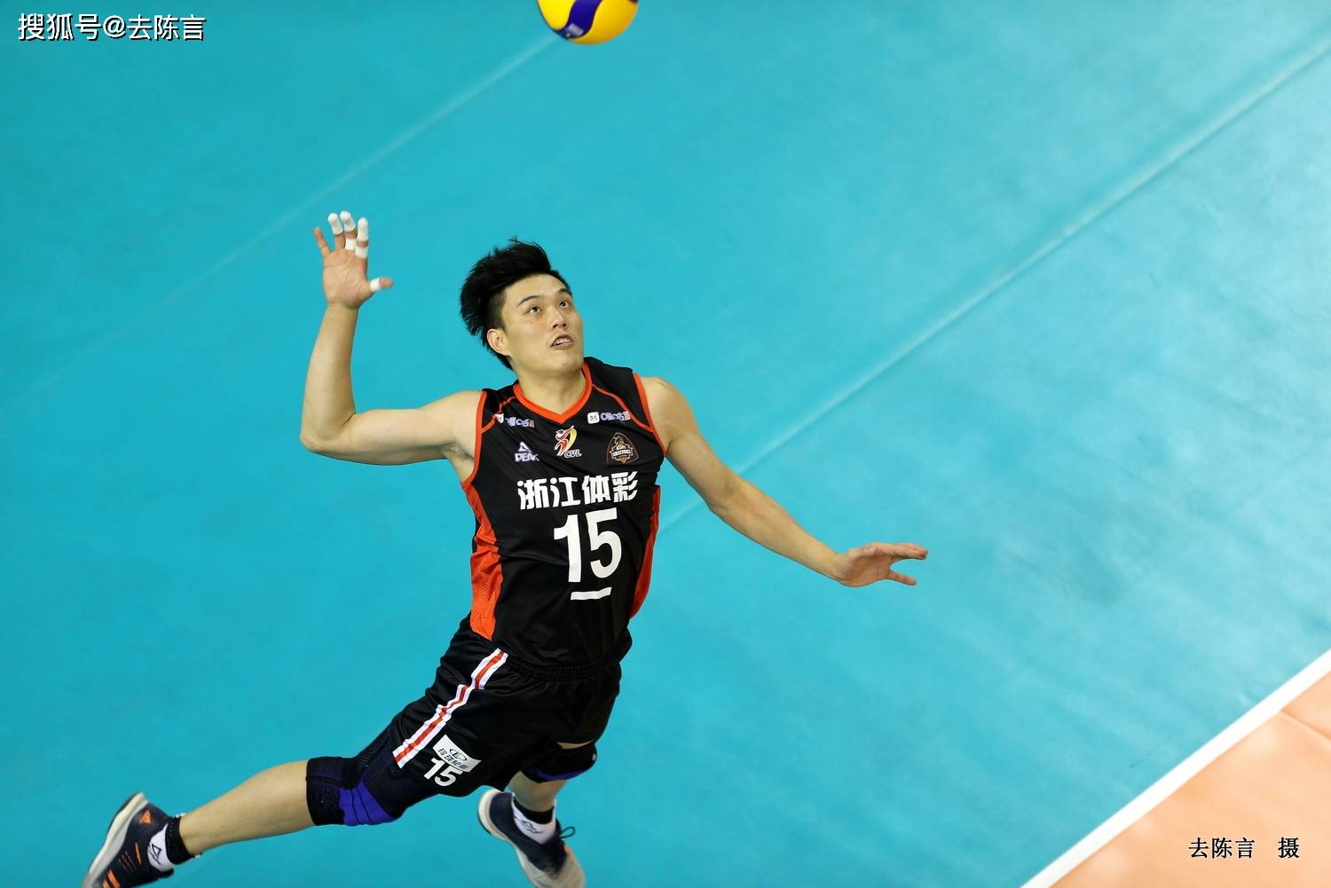 老将的风采 浙江体彩男排队长 金志鸿