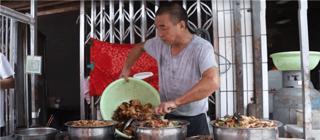 老总们吃快餐_吃快餐图片真实照片
