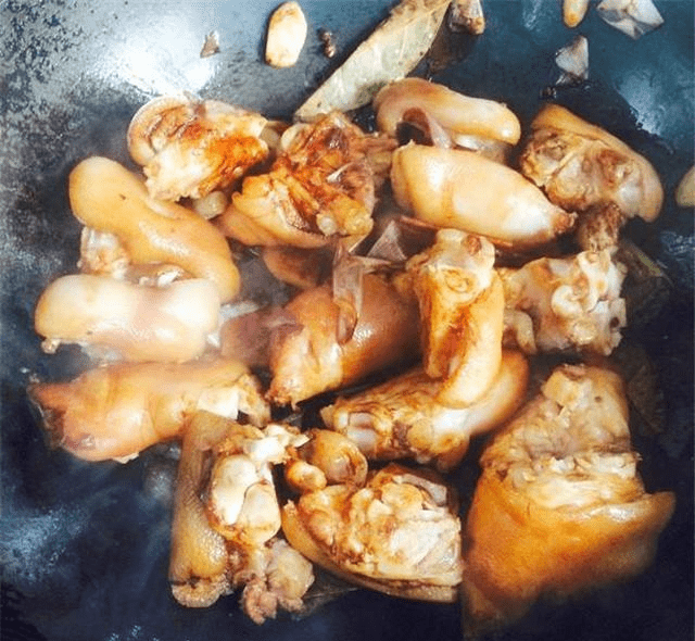 猪脚怎么做更容易烂 de63da06266449fa90d64df37b5de6f4.png