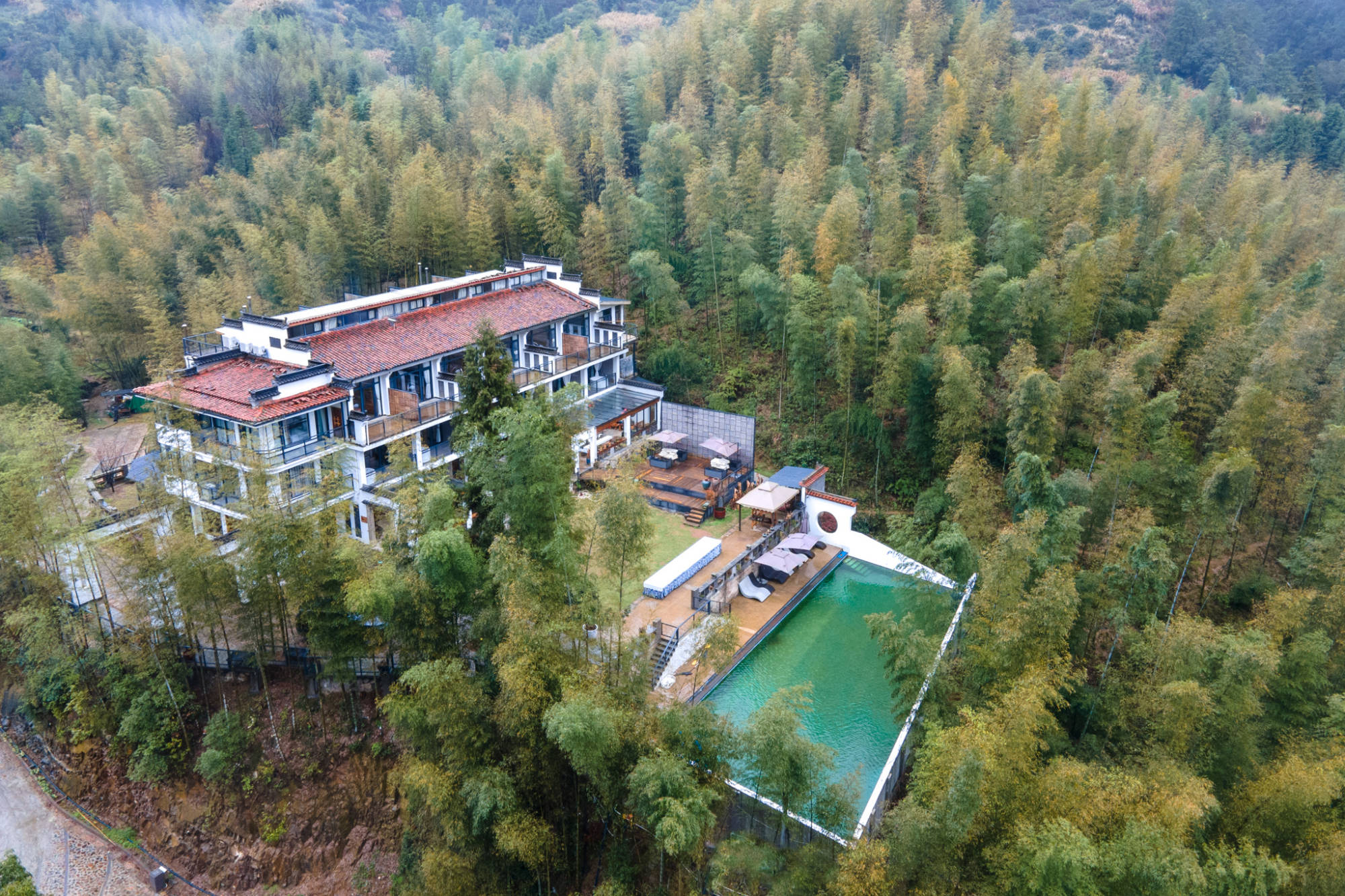 衢州有座“大山的房子”民宿，藏在青山绿水间，周末一房难求