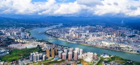 中国“空气最好”的城市之一，获得多项荣誉，游客：适合居住