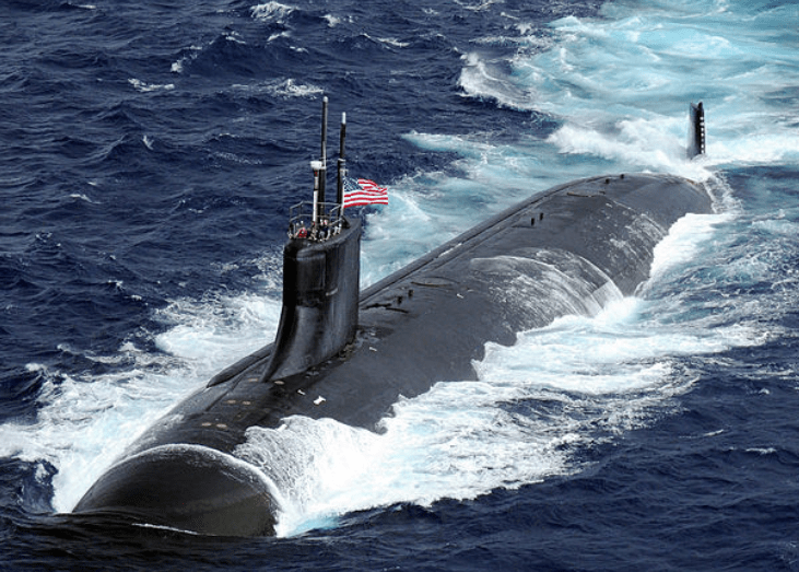 哥伦比亚号核潜艇图片