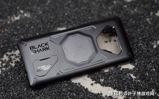 利器|怪兽级游戏利器君临天下 黑鲨4Pro游戏手机首发开箱评测