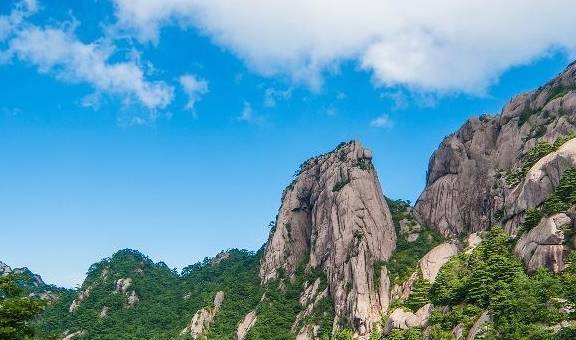 中国最有地位的山，一年门票收入超5亿，连城市都为它改名