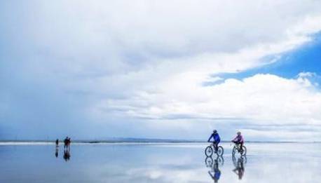 中国最大盐湖：相当于56个茶卡盐湖，美如画的天空之境，不收门票
