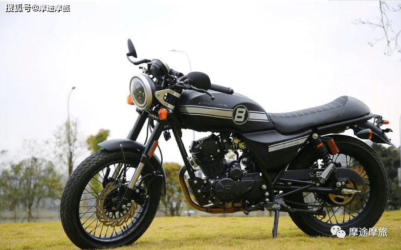 万元级复古新车,宗申week8新潮版和太子摩托发布!