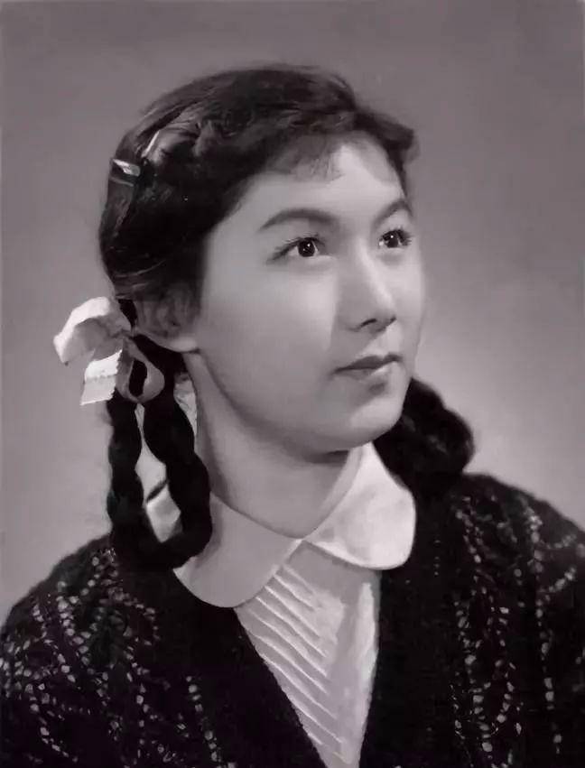 1966年中国评剧院青年演员张少华当队长,抄了新凤霞家.