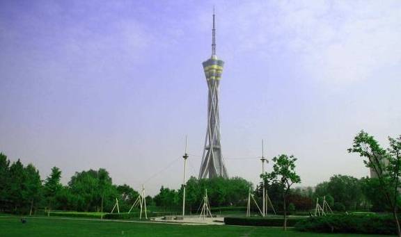 中国最高的全钢结构电视塔，比东京铁塔还高5.4米，不是东方明珠