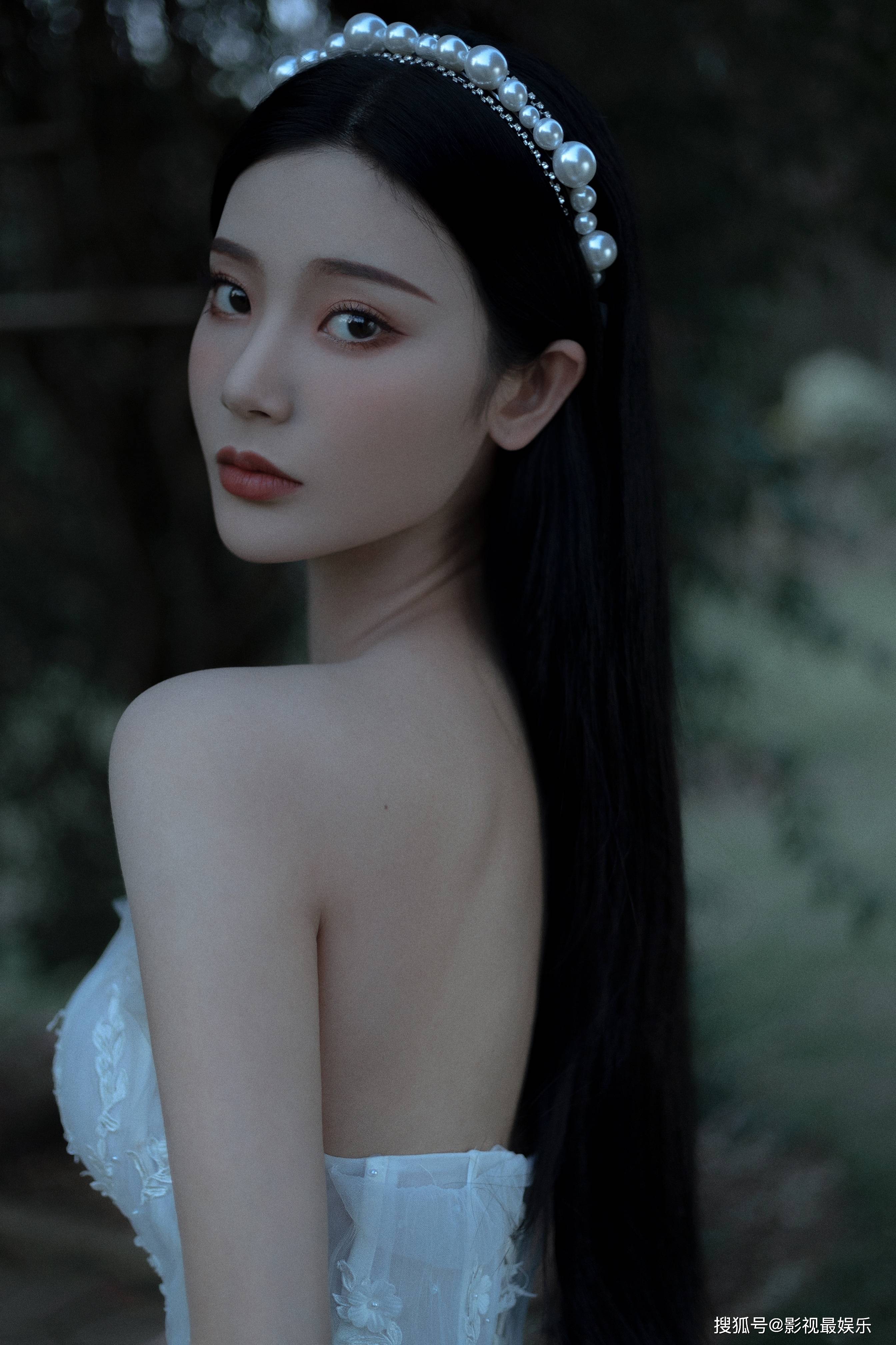 美女模特王星辰最新绝美写真，看完就忘不掉了-搜狐大视野-搜狐新闻