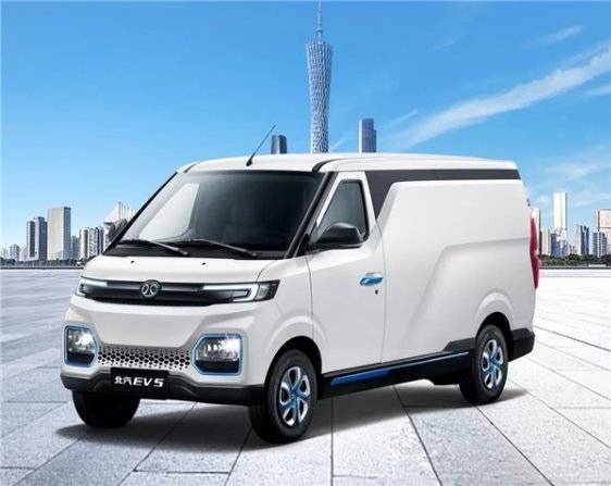 领航城市新能源物流车界健儿北汽ev5实力弘扬