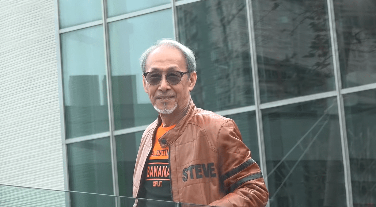 曾在影视行业捱过的黄树棠,在武术执导的领域上,做过很多危险的动作.