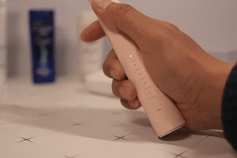 8年沉淀46次改进，扉乐新品牙刷，敢于提出不伤牙的电动牙刷