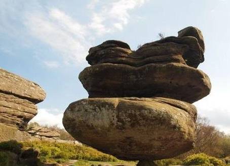 世界上妙不可言的石头，最神奇的一个在中国，可屹立千年不倒