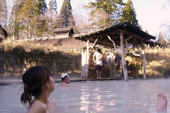 为何在日本泡温泉的时候，当地人一眼就能认出中国人？总算明白了