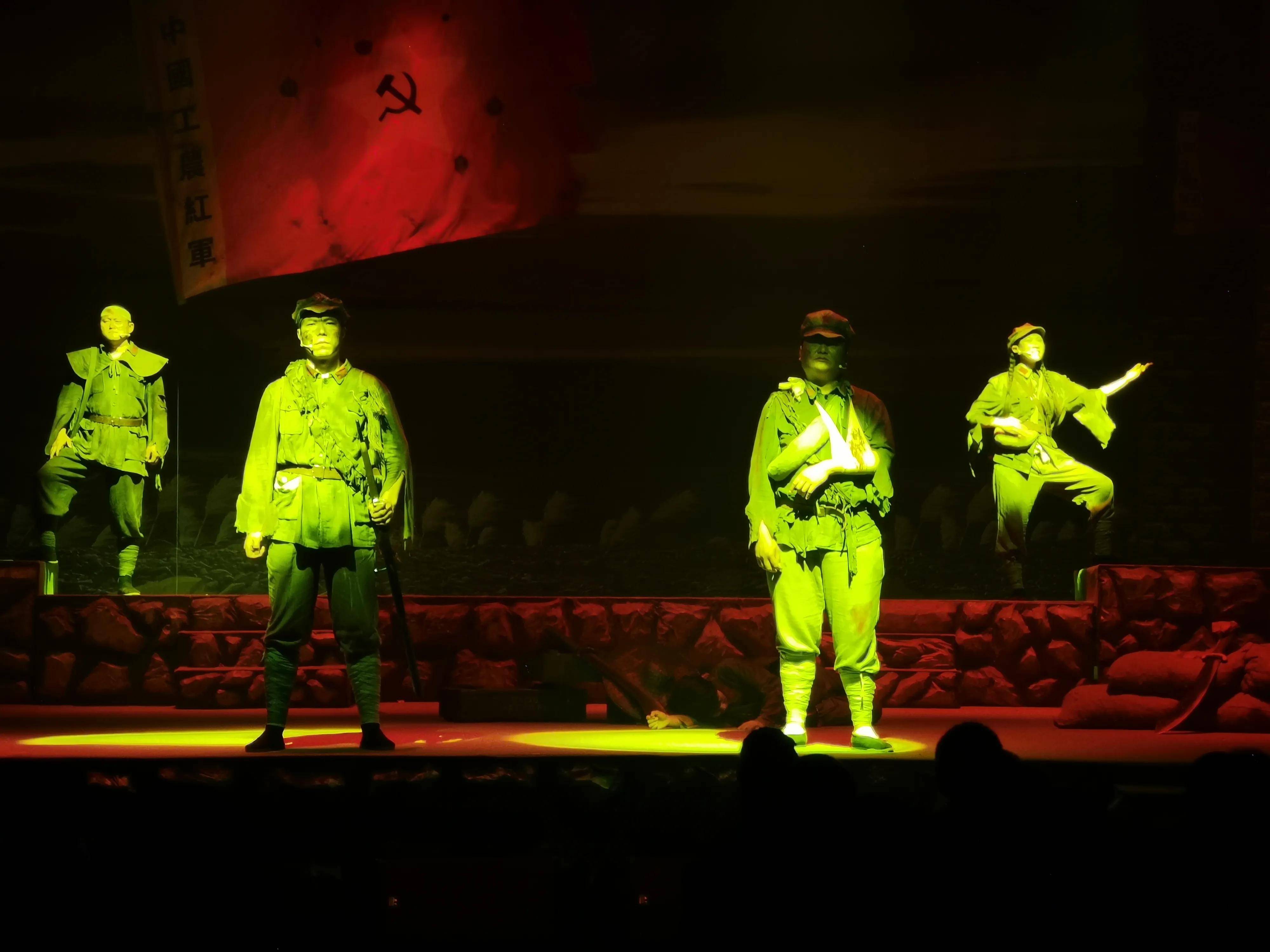 南宁青瓦房革命教育基地首演红色话剧湘江1934