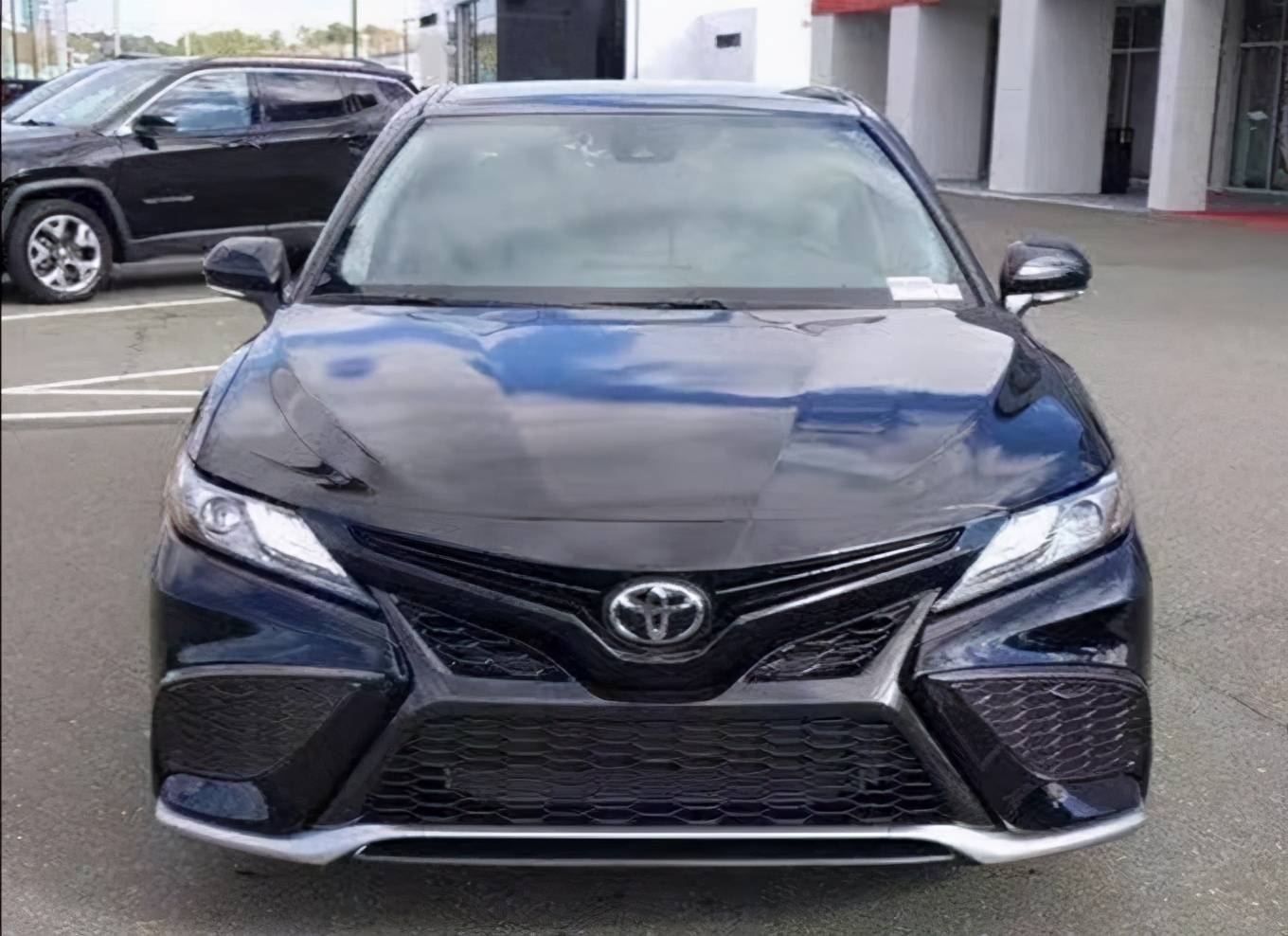 性能版凯美瑞实拍6缸引擎8at加速75秒实车比大众cc帅气