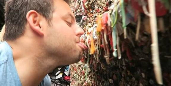世界上最“脏”的石头，已被40万人亲吻过，操作难度相当之高！