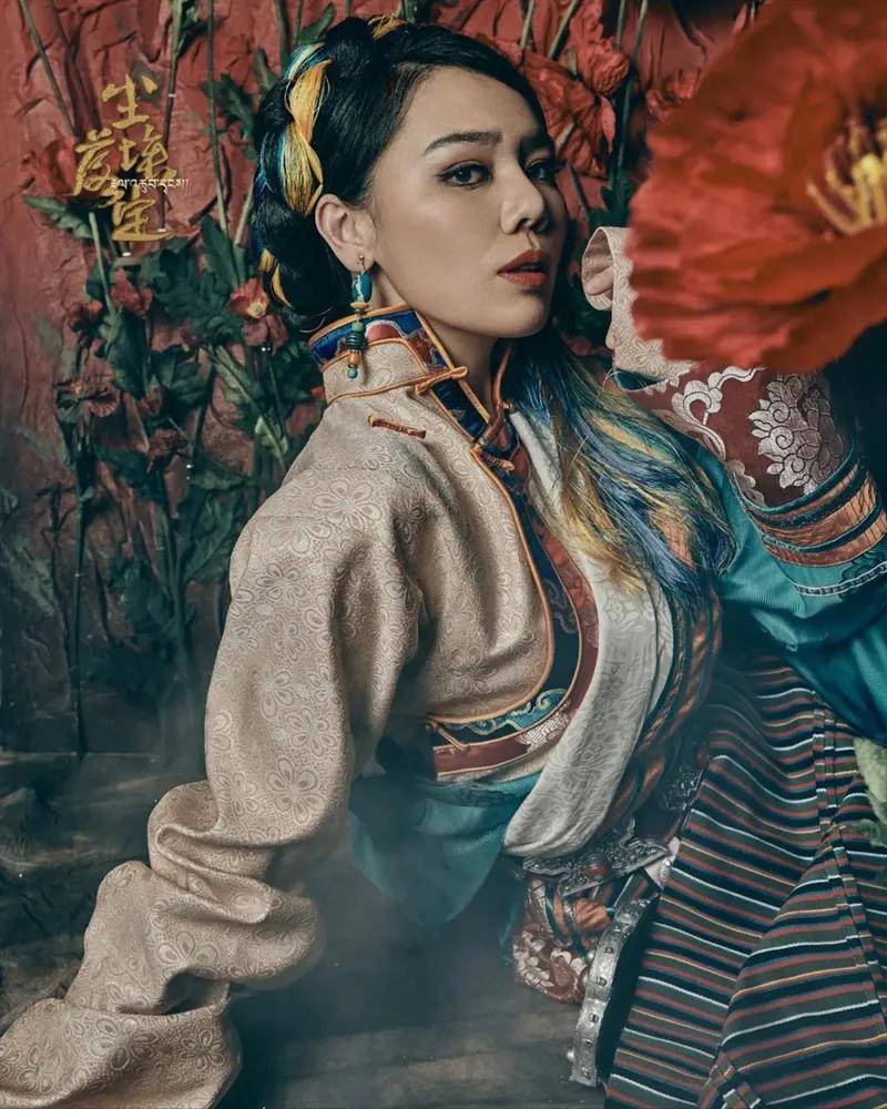 《尘埃落定》和小说中出入较大的一个部分,那可能是原著中的"塔娜"