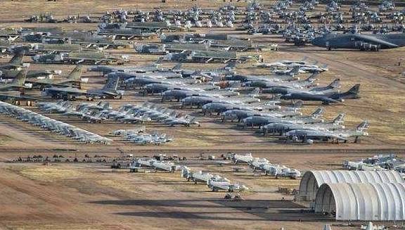 世界上最大的飞机坟场，埋葬着5千多架飞机，战斗机在这也是废铁