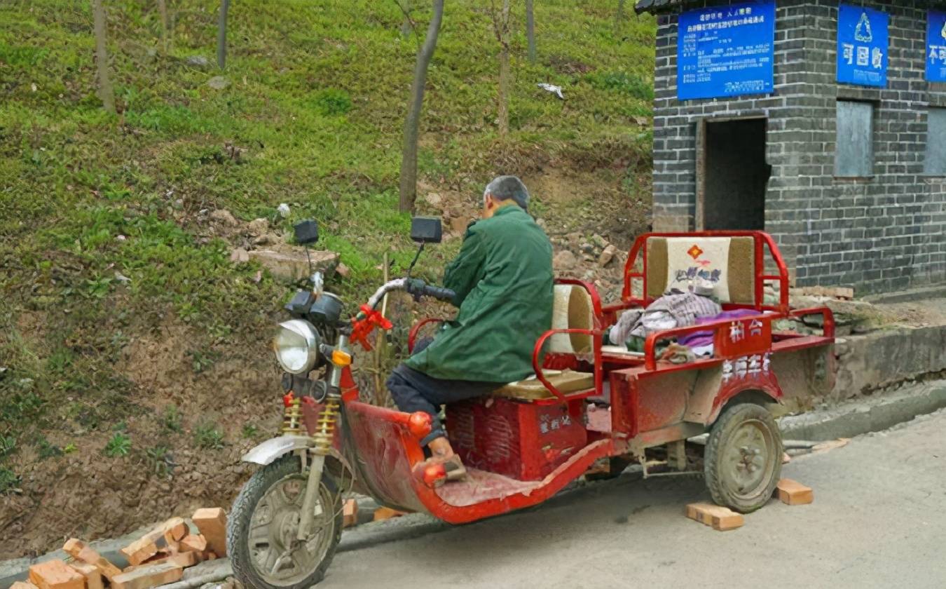 農村電動三輪車進城會被查?交警:做到3點,根本不會有人管