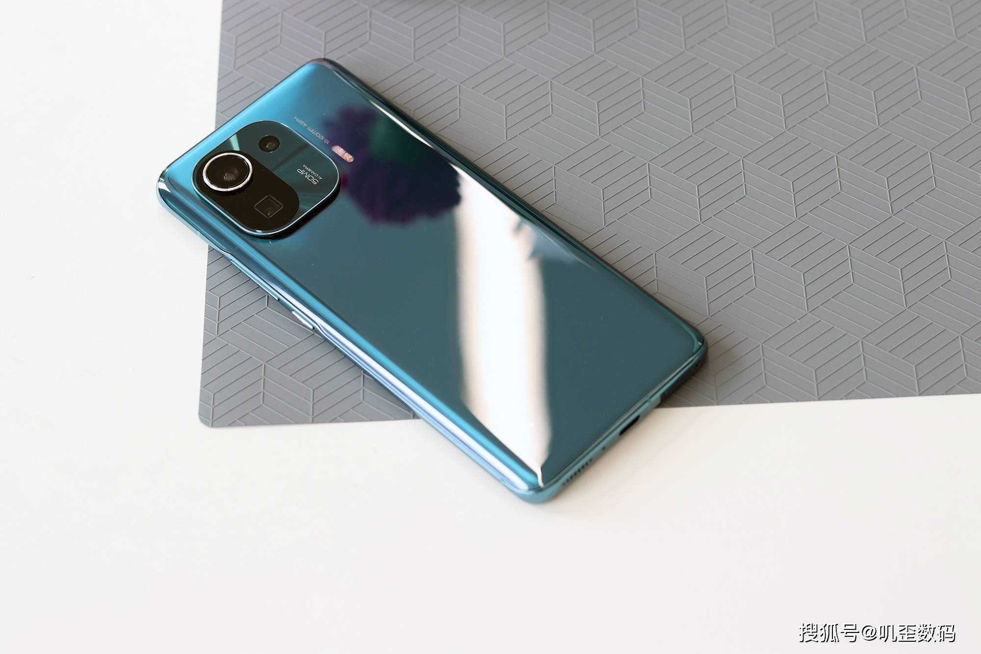 全球首发多到爆!小米11pro上手体验,优缺点太明显