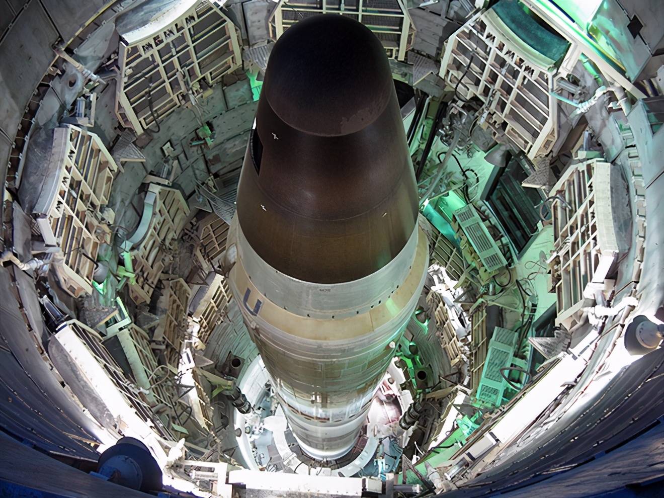 萨尔马特洲际导弹,为美国量身定做,18万公里射程绕过南北极