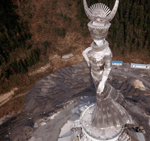 贫困县耗资近亿元打造世界最大雕塑，是宣传？还是浪费？