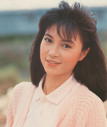 "在认识的3周时间里,他经历了无数次心理斗争,还是自不量力地向陈敏儿