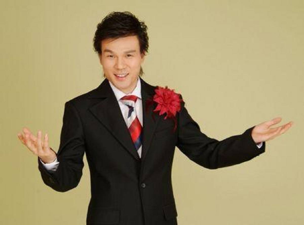 昔日综艺主持一哥李彬消失后首次现身,自曝隐退原因,令网友心疼