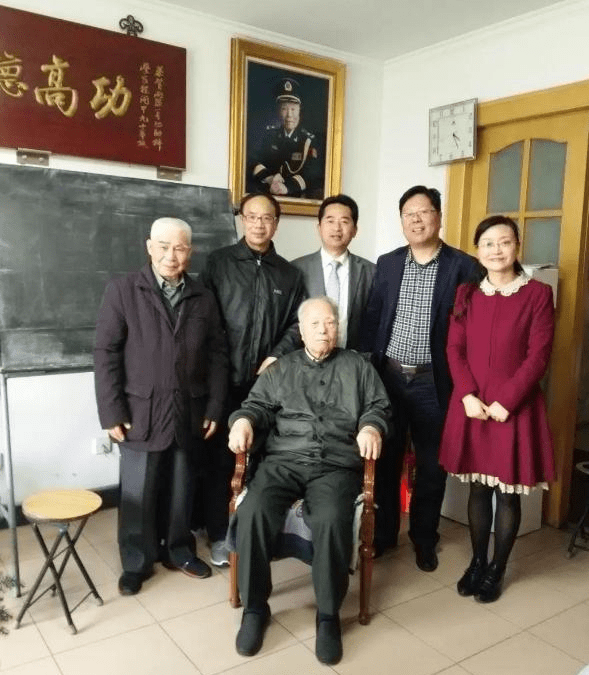 新中国6大顶级荣誉满贯王,郑强教授叹息:很多人不知道他的名字_程开甲