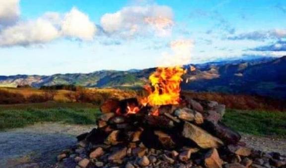 全世界最“没面子”的火山，仅仅1.2米高，成为天然烤肉场