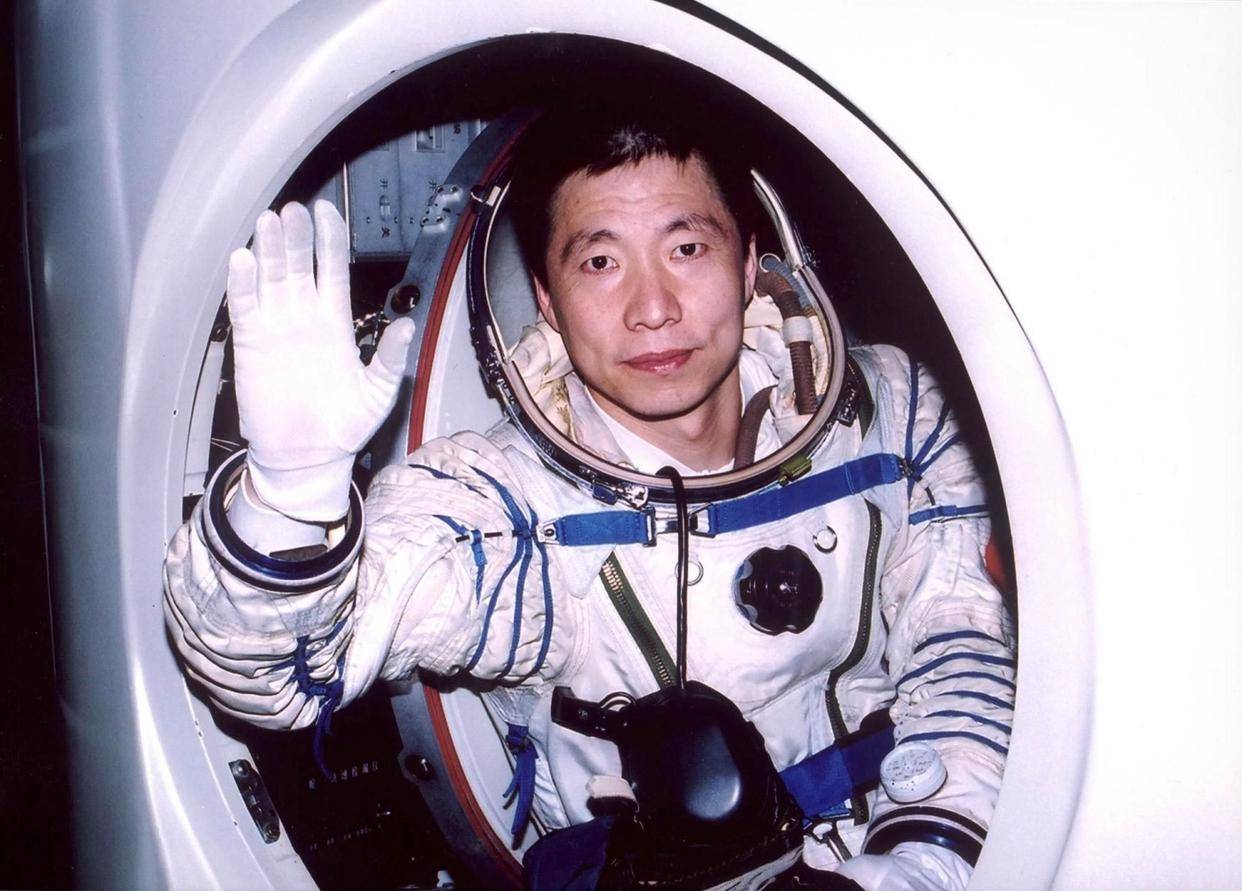 真相|杨利伟曾在太空听到“敲窗”声？查明真相后，庆幸“捡回一条命”