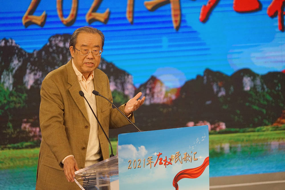 左权县委书记石勇着重推介了左权优秀传统文化,红色革命文化,绿色生态