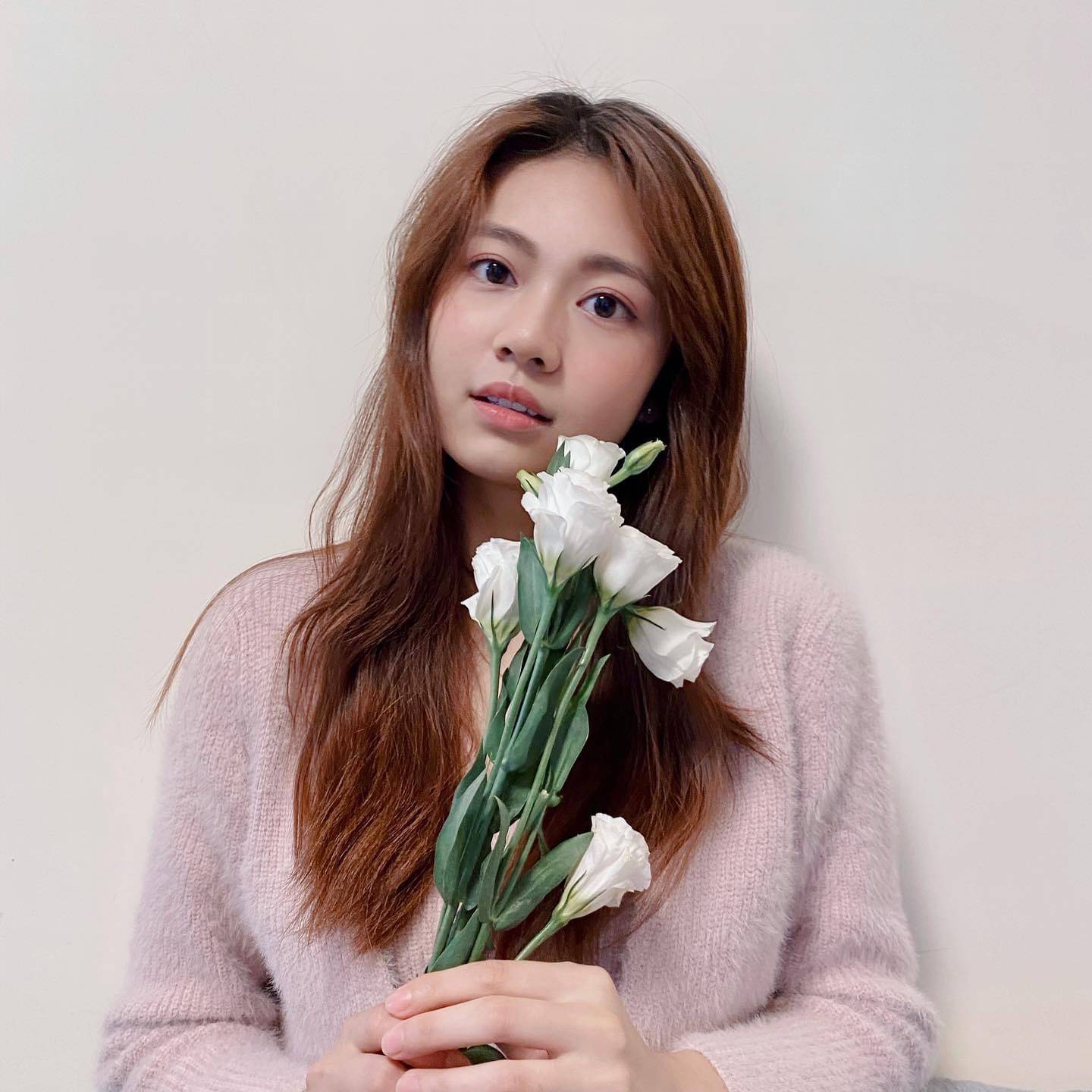 21岁力捧小花取代朱千雪成为代言人,凭青春成tvb最强新人_游嘉欣