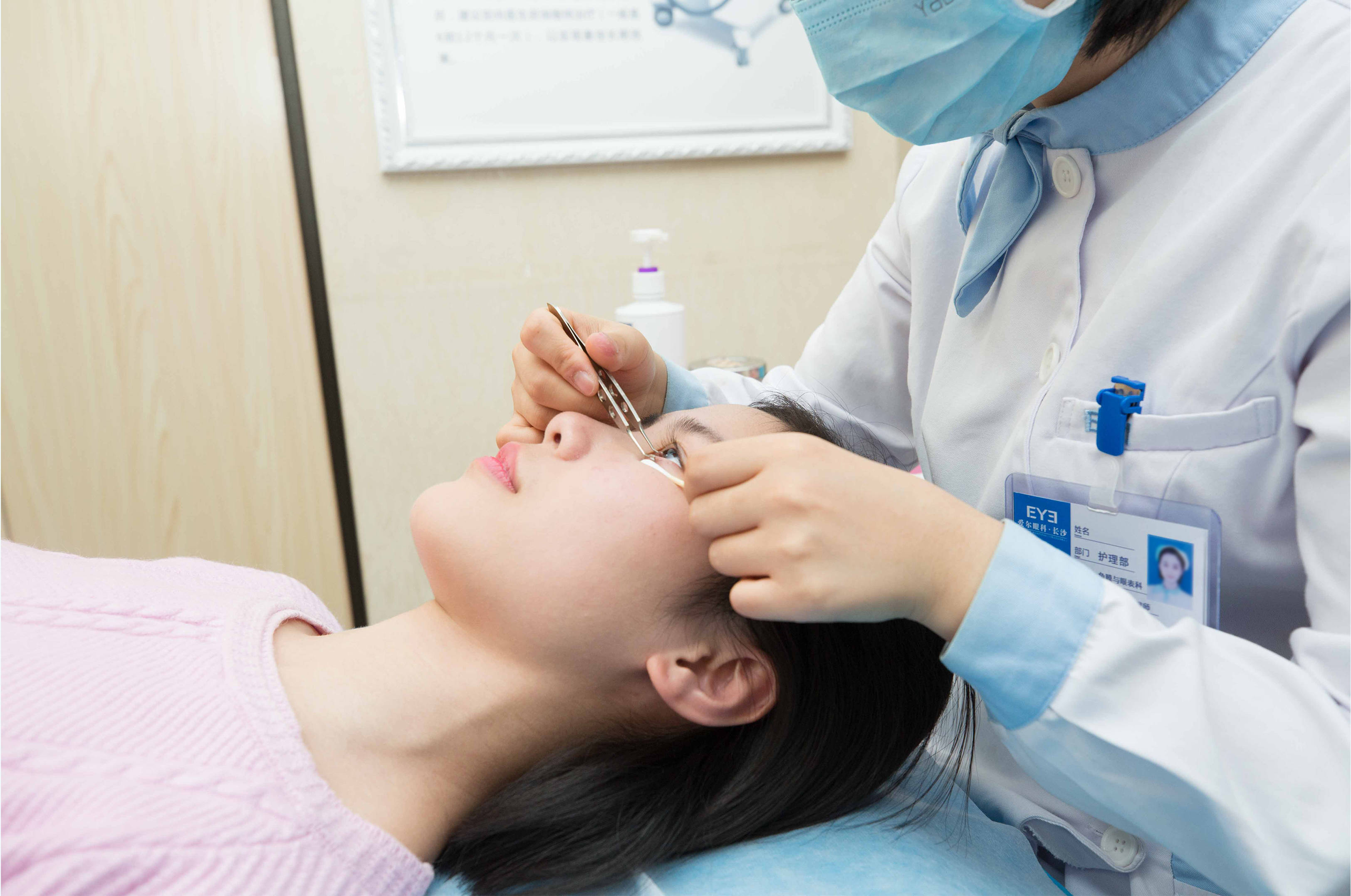 自行随意用药,一定要到正规眼科医院检查诊断,根据医嘱进行规范治疗