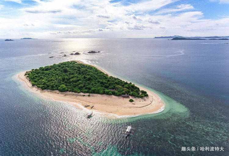 泰国普吉岛一处神秘海滩，引朋友圈争论，网友：穷人思维！
