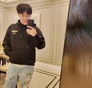 胖炸不信邪晒id三秒,游戏账号差点没了!