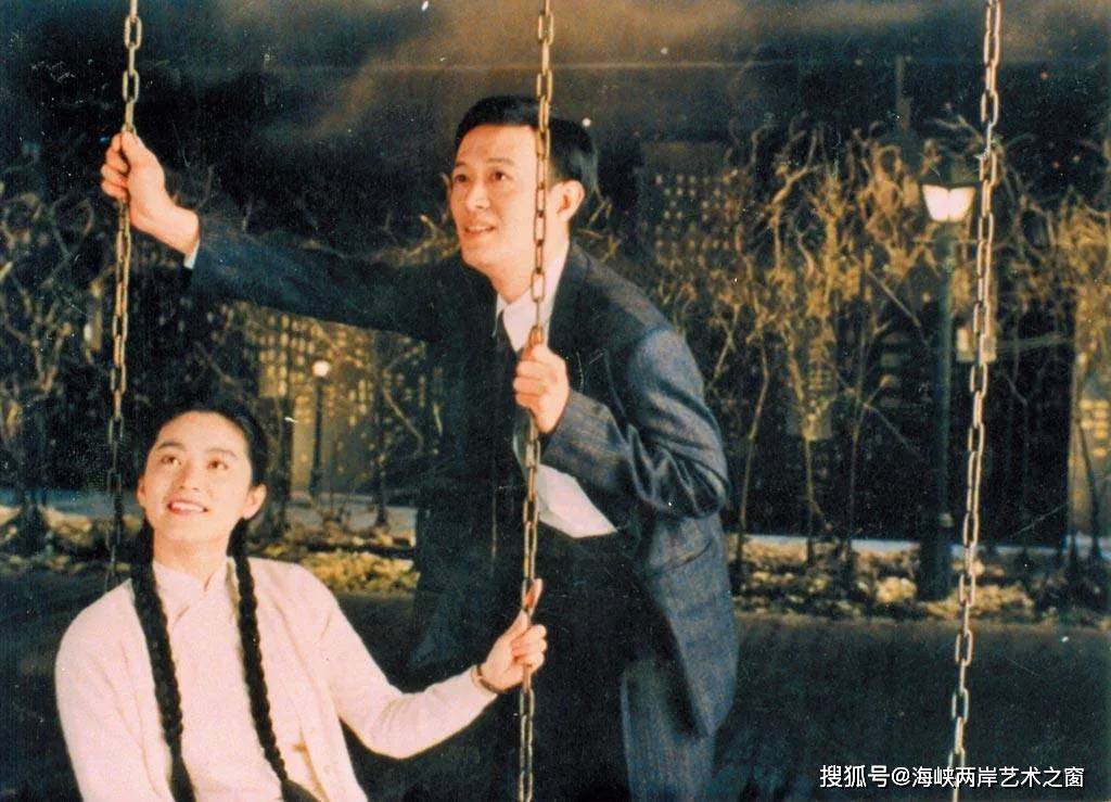 《暗恋桃花源》是林青霞(左)人生中唯一演过的舞台剧,右为饰演男主角